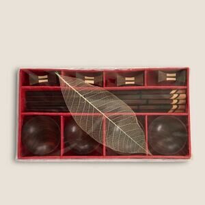 Wood NEW 4 Set with Bowls & Chopsticks Rests by Hilo Hattie